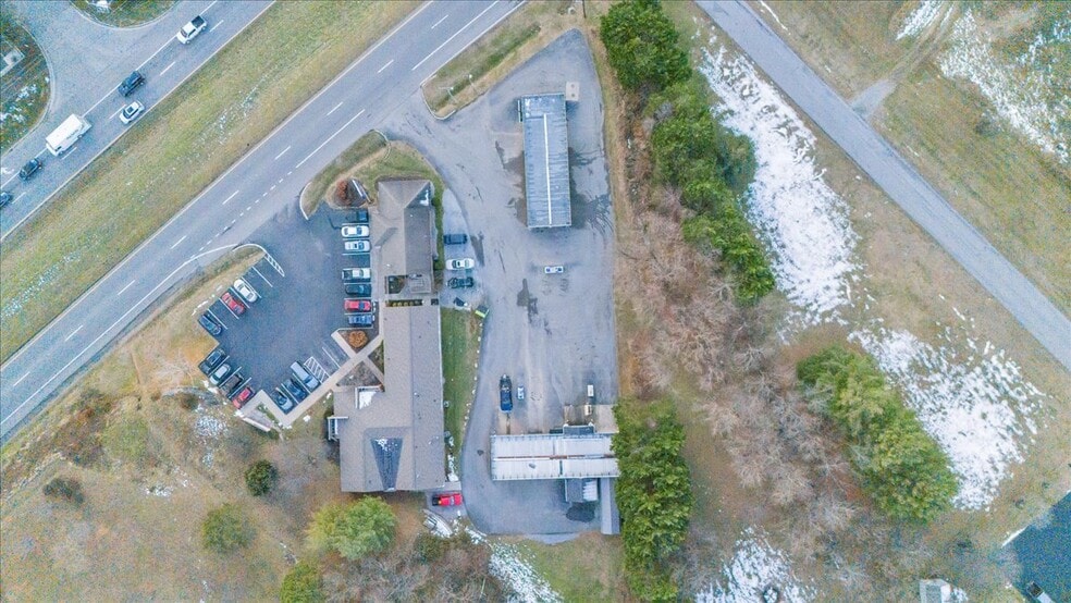 More Photos Of 870 Roanoke Rd, Daleville Carwash For Sale