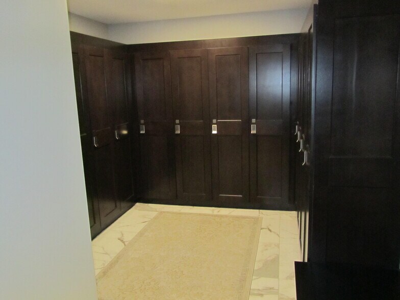 More Photos Of 1 N Main St, Fond Du Lac Hotel For Lease