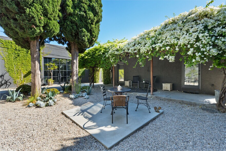 More Photos Of 3740 Motor Ave, Los Angeles Office For Lease