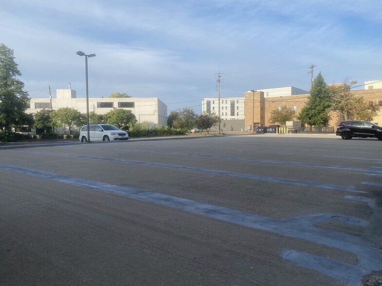 More Photos Of 1408 Strongs Ave, Stevens Point Apartments For Lease