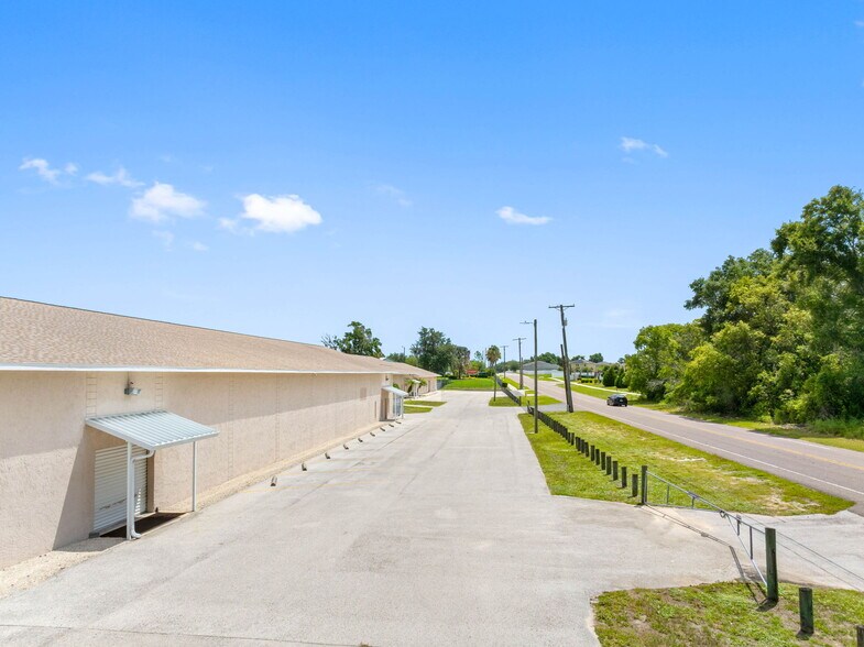 More Photos Of 9610 Harney Rd, Thonotosassa Warehouse For Sale