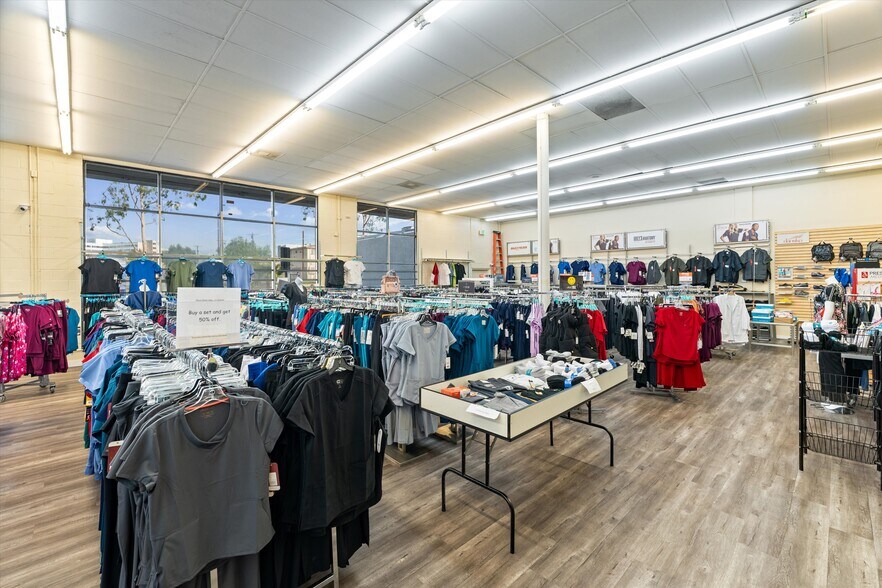 More Photos Of 500 E Willow St, Long Beach General Retail For Sale