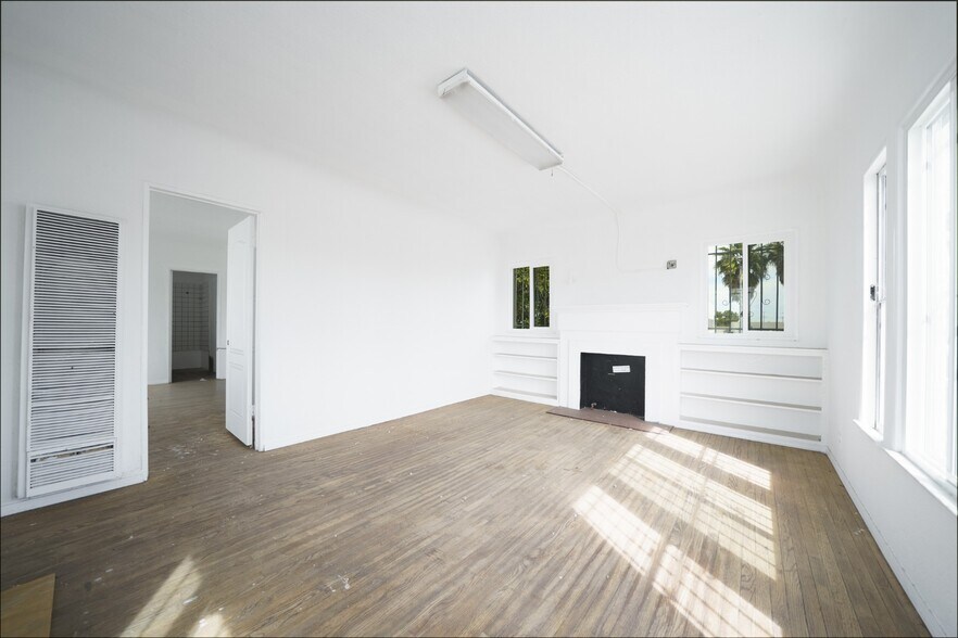 More Photos Of 3515 S Avalon Blvd, Los Angeles Warehouse For Sale