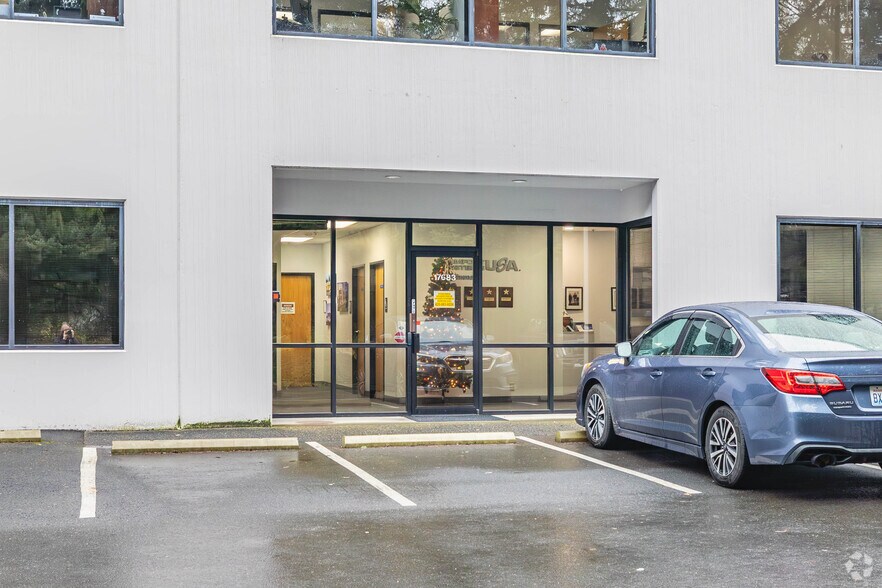 More Photos Of 17661-17683 128th Pl NE, Woodinville Warehouse For Lease