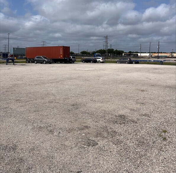 More Photos Of 1300 S 16th St, La Porte Manufacturing For Lease