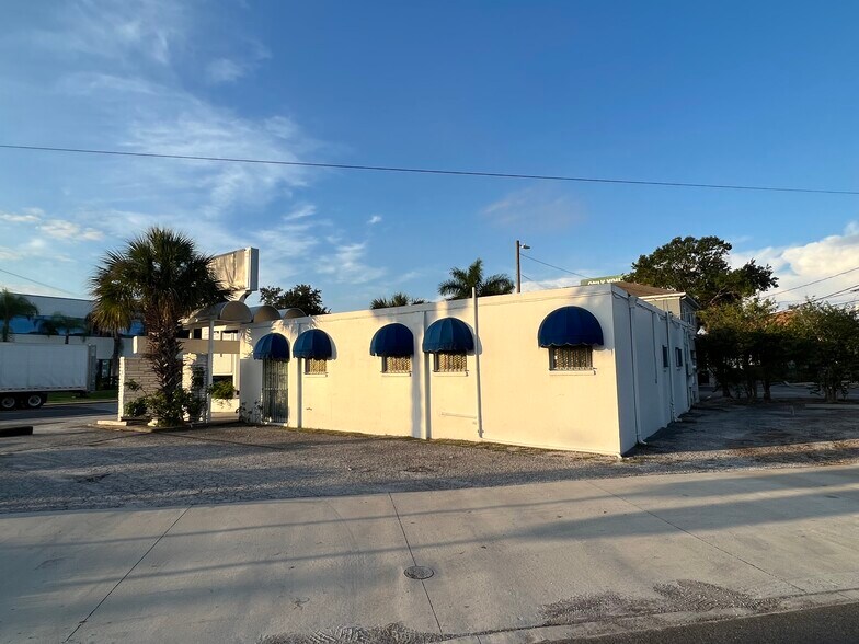 More Photos Of 3901 Henderson Blvd, Tampa Medical For Lease