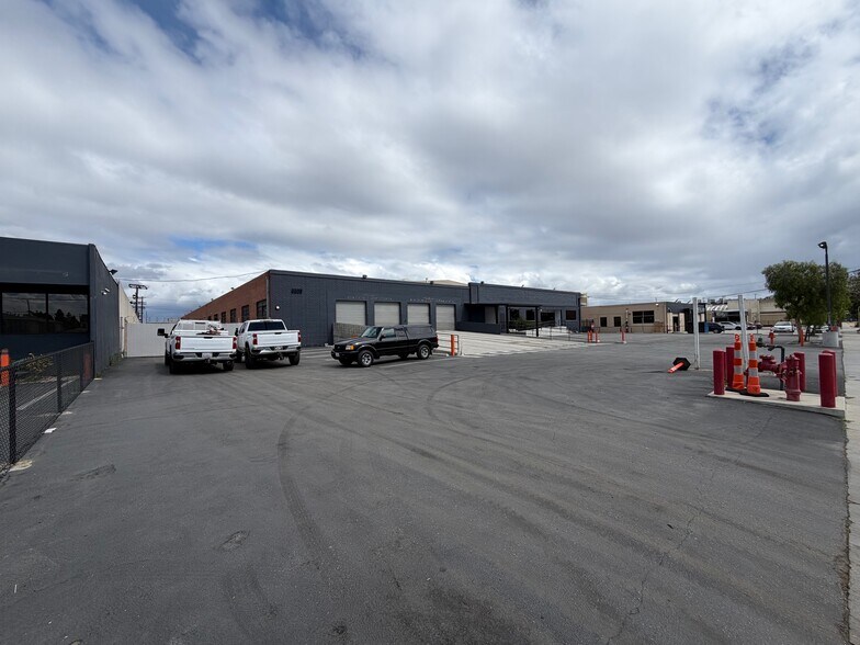 More Photos Of 9000 Bellanca Ave, Los Angeles Manufacturing For Lease