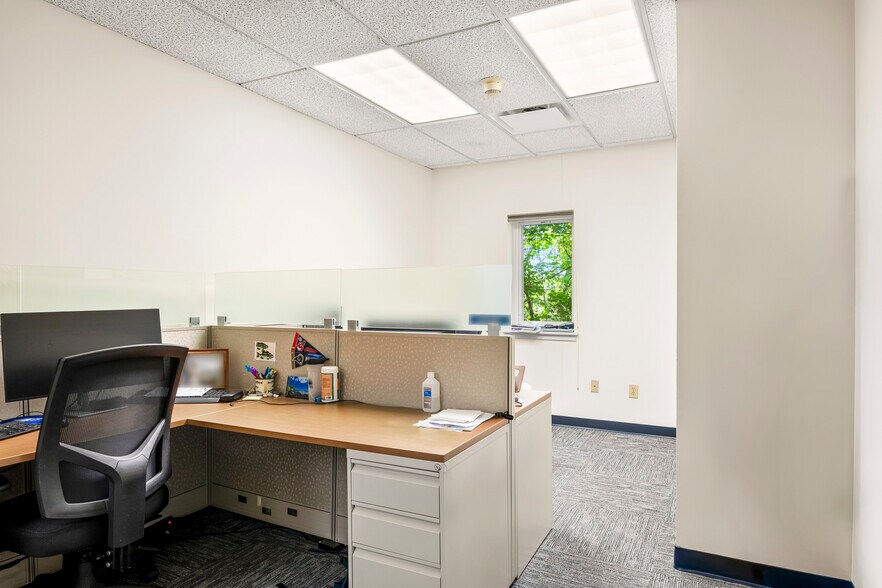 More Photos Of 25 Delaware Ave, Delmar Office For Sale