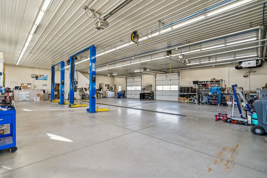 More Photos Of 702 Short St, Decorah Office For Sale