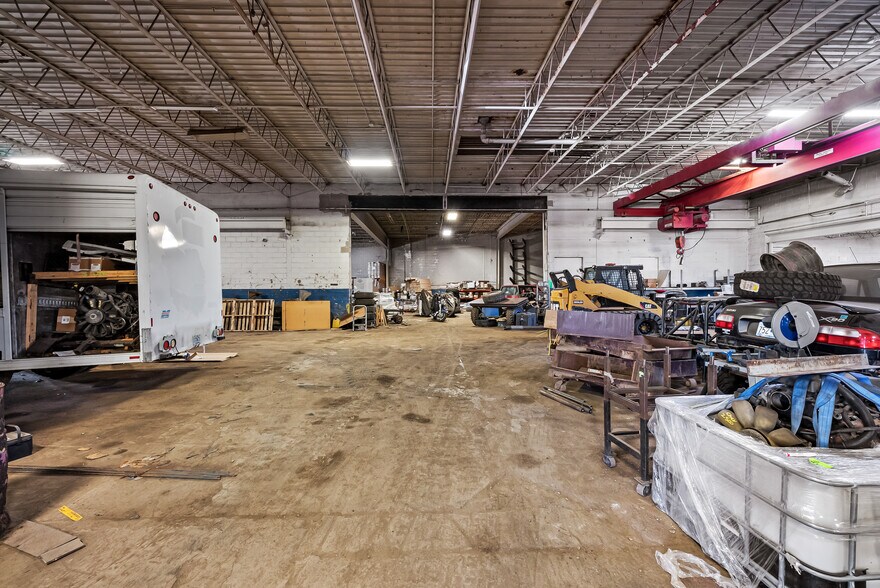 More Photos Of 2707 6th Ave, Anoka Warehouse For Sale