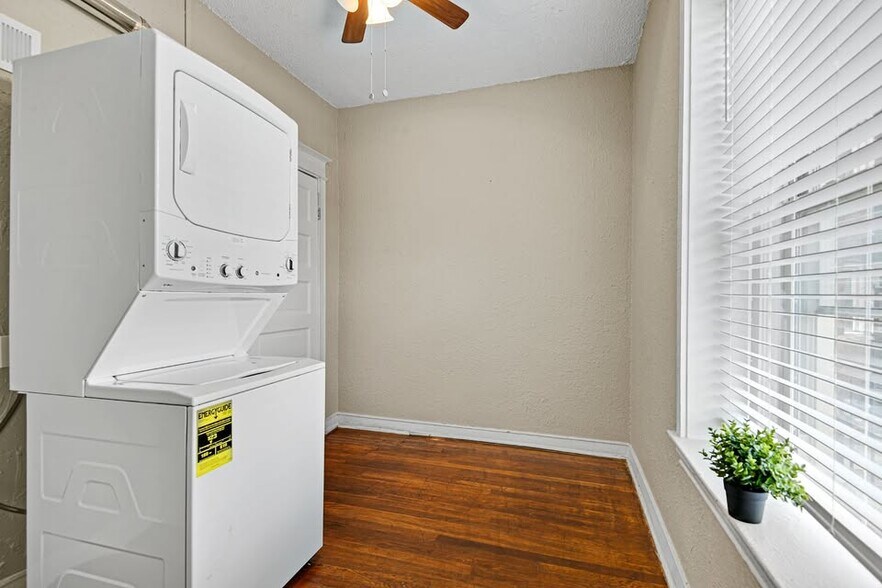 More Photos Of 1114 E Armour Blvd, Kansas City Apartments For Sale