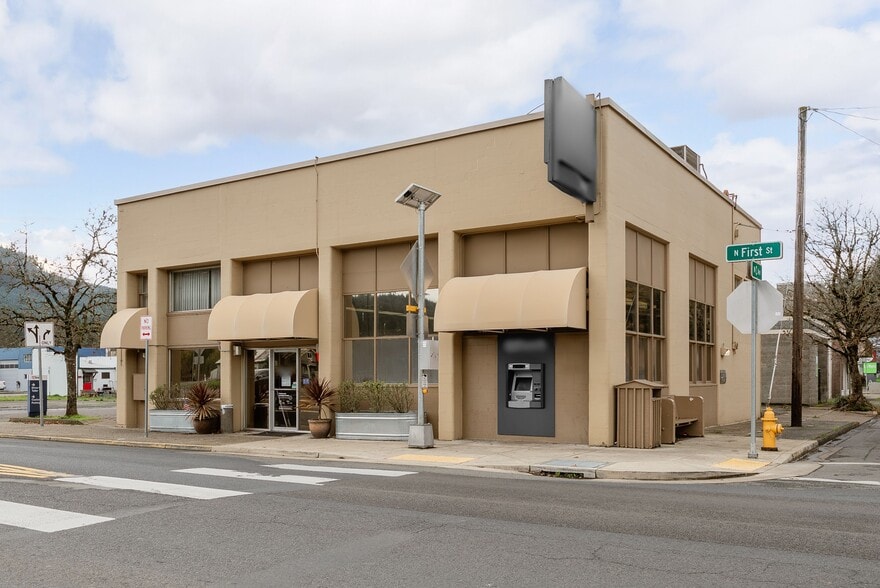 Primary Photo Of 229 N First St, Drain General Retail For Sale