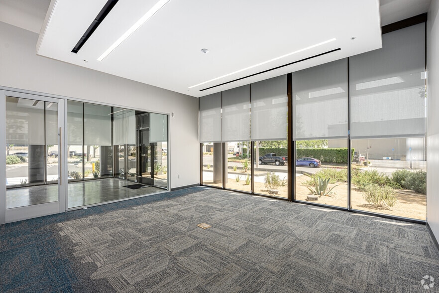 More Photos Of 1175 Aviation Pl, San Fernando Manufacturing For Lease