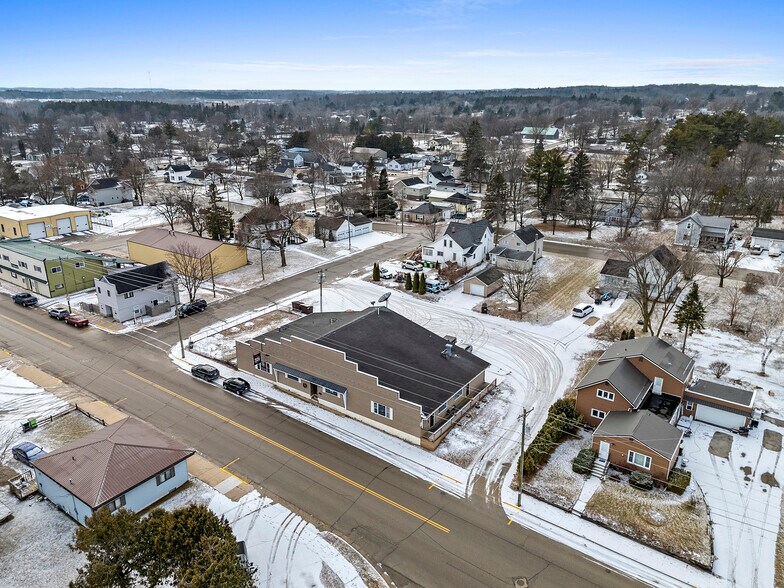 More Photos Of 211 N Maple Ave, Oconto Falls Restaurant For Sale