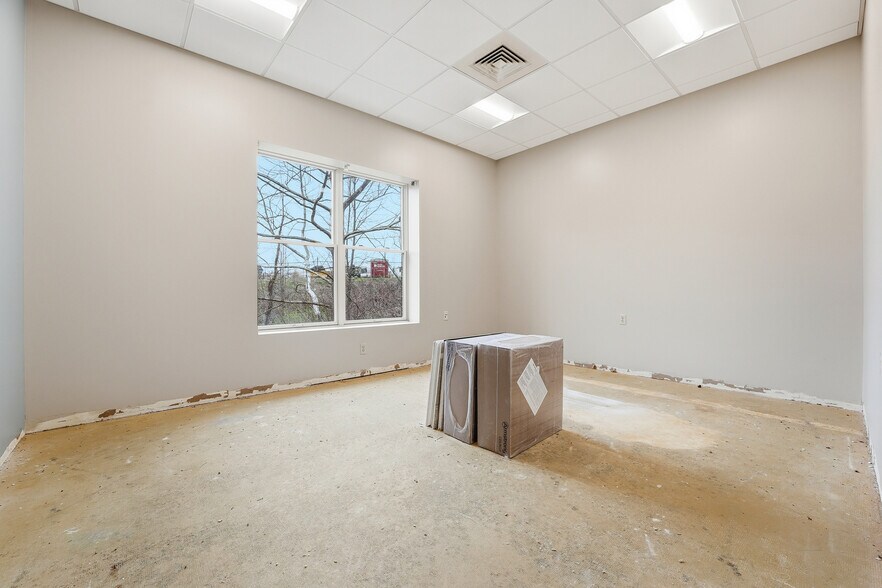 More Photos Of 2873 W Hardies Rd, Gibsonia Office For Lease