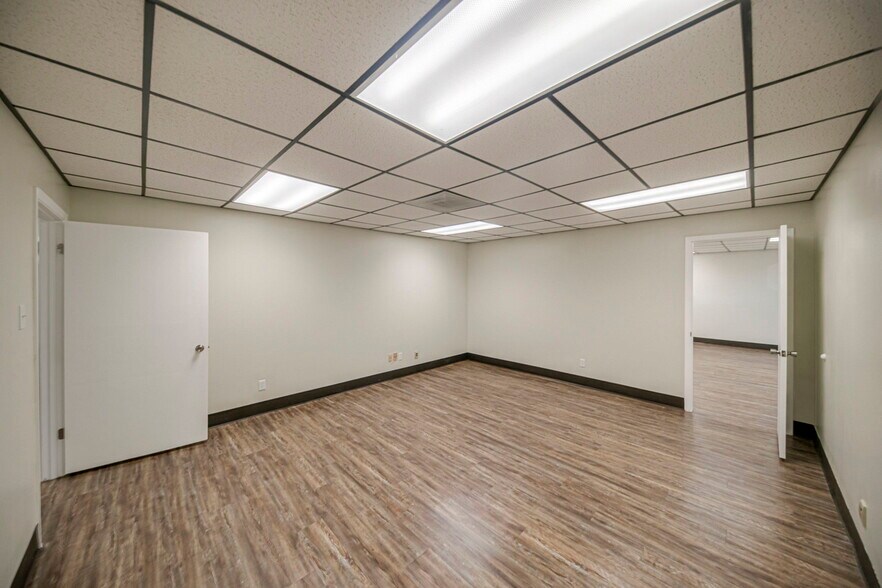 More Photos Of 1410 Rankin Hwy, Midland Office For Sale