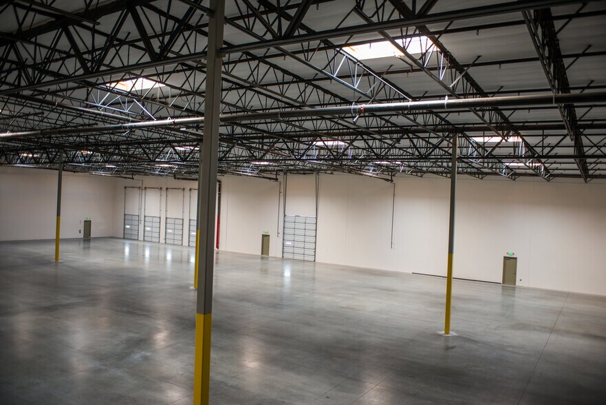 More Photos Of 14868 Los Angeles St, Irwindale Manufacturing For Lease