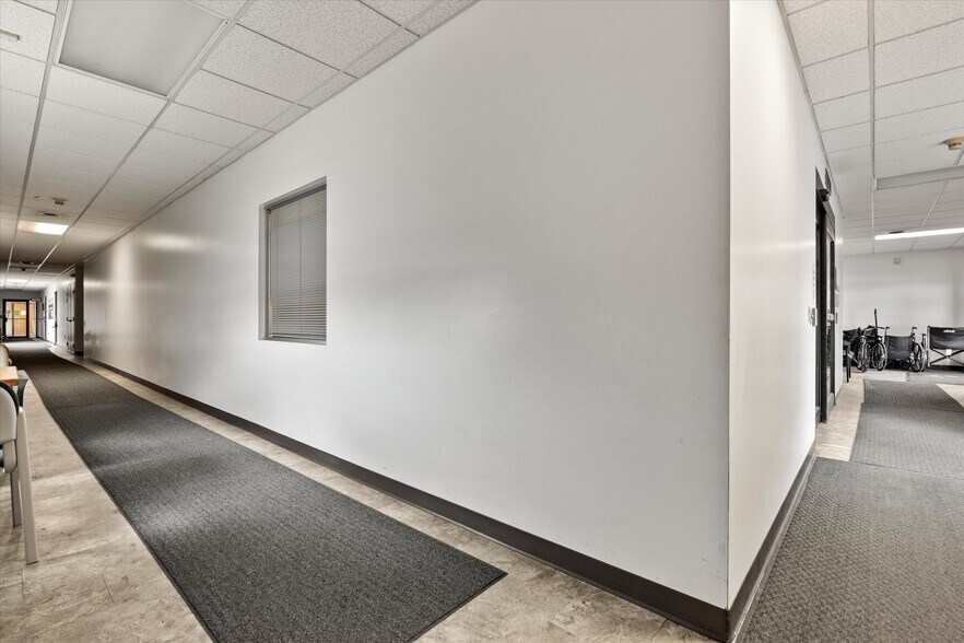 More Photos Of 18 Sportsman Dr, Clarion Medical For Lease