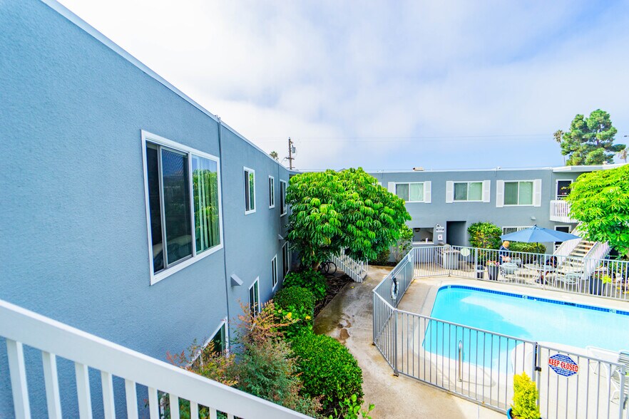 More Photos Of 4935 Niagara Ave, San Diego Apartments For Sale