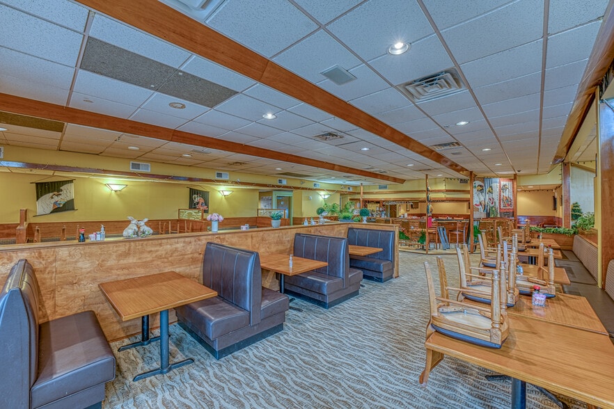 More Photos Of 45 Hanover St, Lebanon Restaurant For Lease