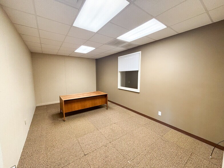 More Photos Of 304 E Jackson St, Willard Unknown For Lease