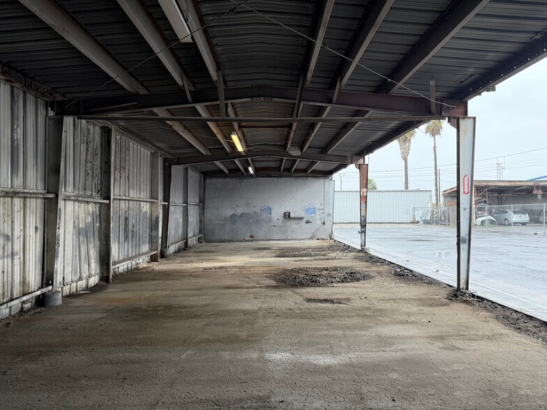 More Photos Of 5925 Payton Ave, Riverside Warehouse For Lease
