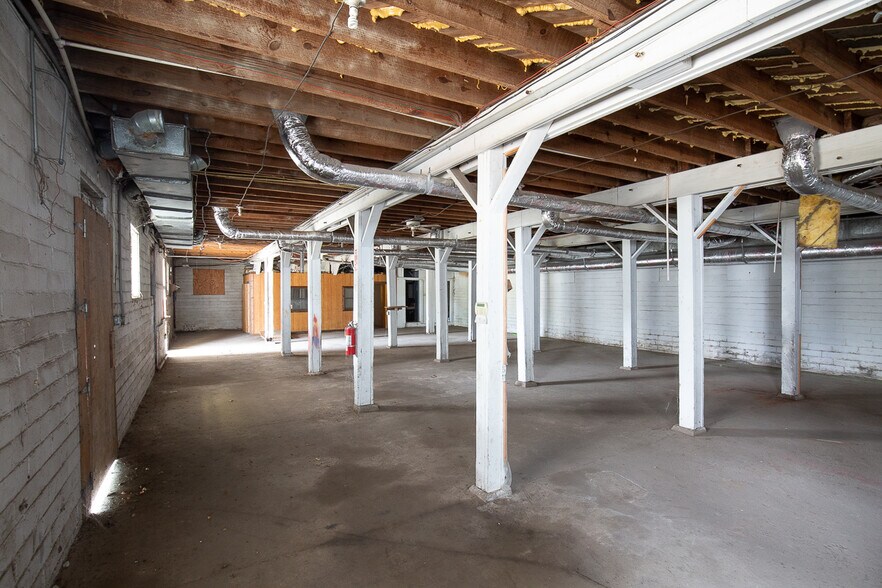 More Photos Of 765 E Washington St, Monticello Auto Repair For Sale
