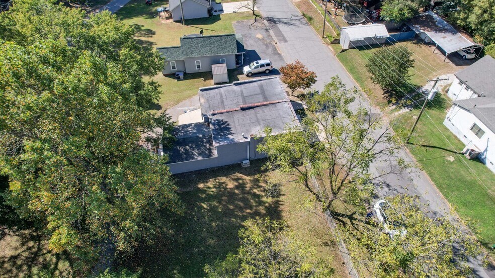 More Photos Of 239 Brookwood Ave NW, Concord Flex For Sale