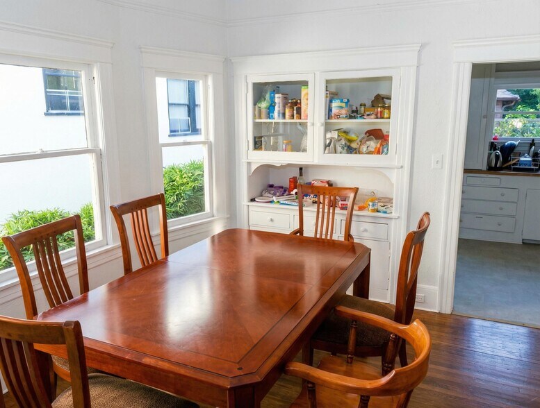 More Photos Of 2633 Regent St, Berkeley Dormitory For Sale