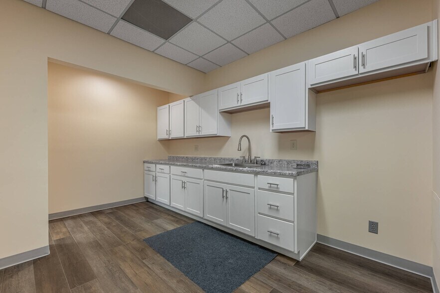 More Photos Of 9049 Springboro Pike, Miamisburg Medical For Lease