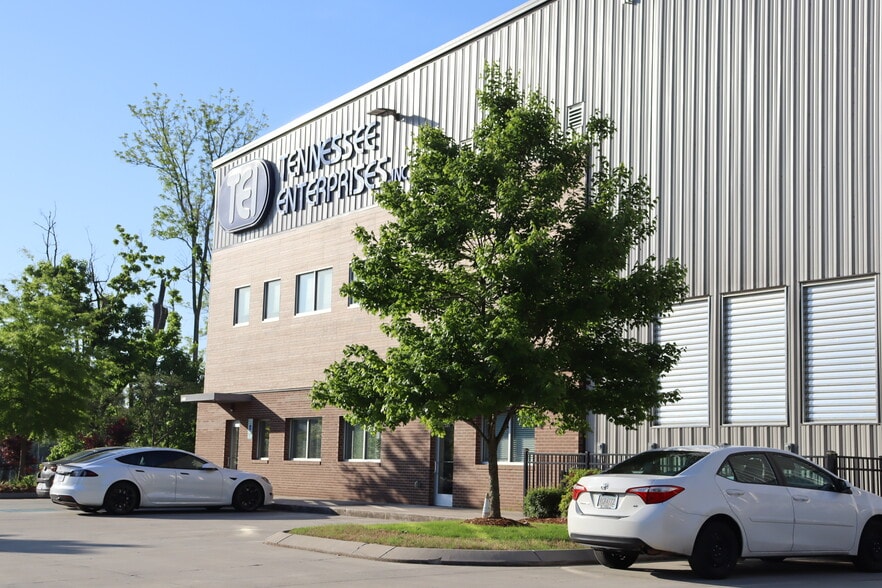More Photos Of 7235 Bonnyshire Dr, Chattanooga Industrial For Sale