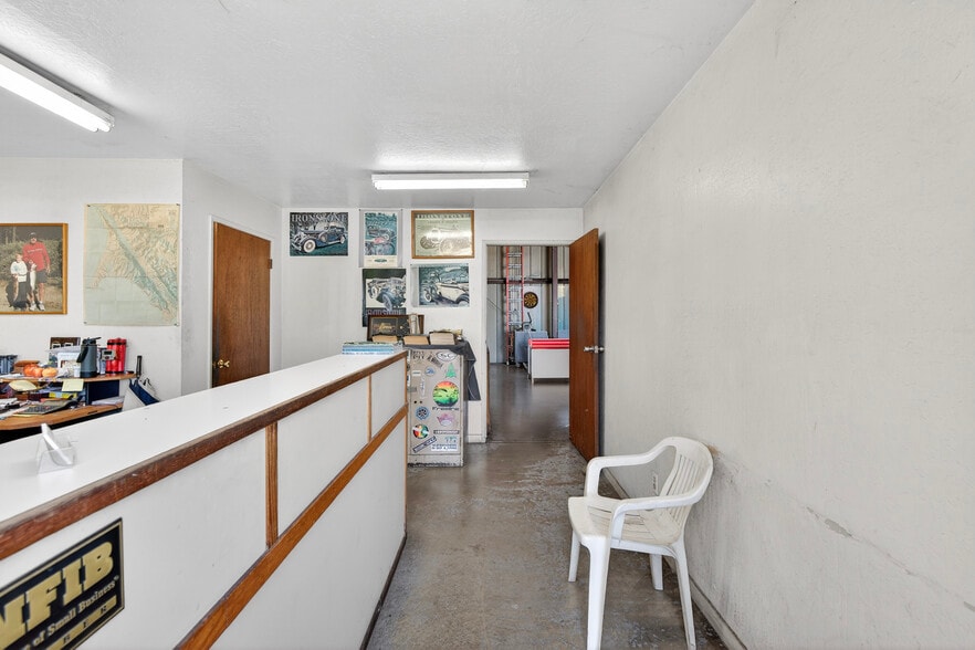 More Photos Of 652 E Lockeford St, Lodi Auto Repair For Sale