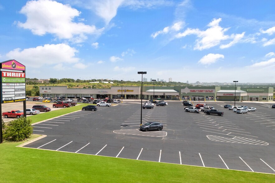 More Photos Of 1900-1978 Ephriham Ave, Fort Worth Unknown For Lease