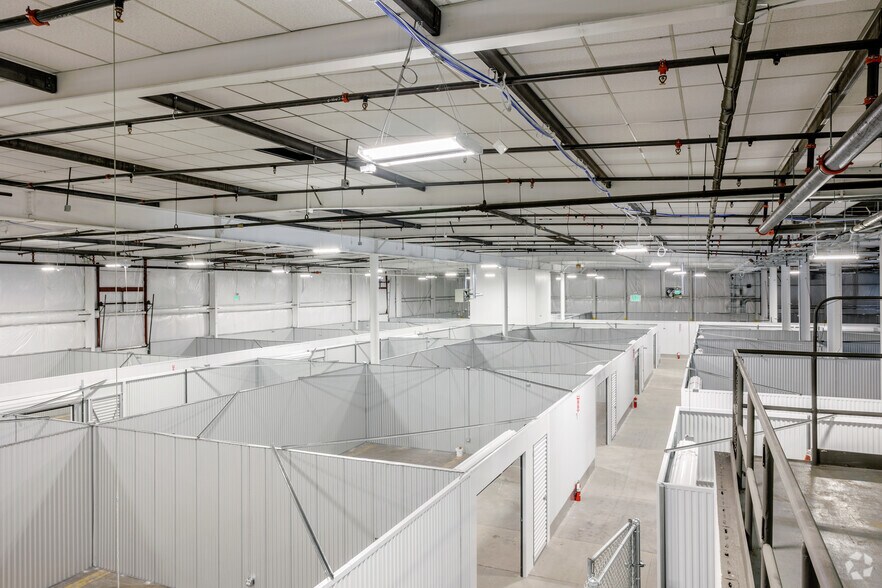 More Photos Of 5180 Fox St, Denver Warehouse For Lease
