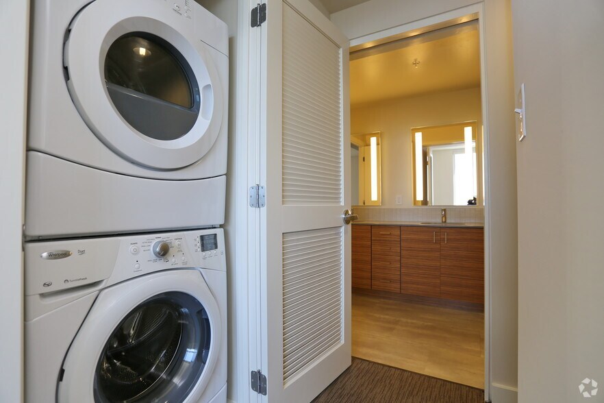 More Photos Of 2105 5th Ave, Seattle Apartments For Lease
