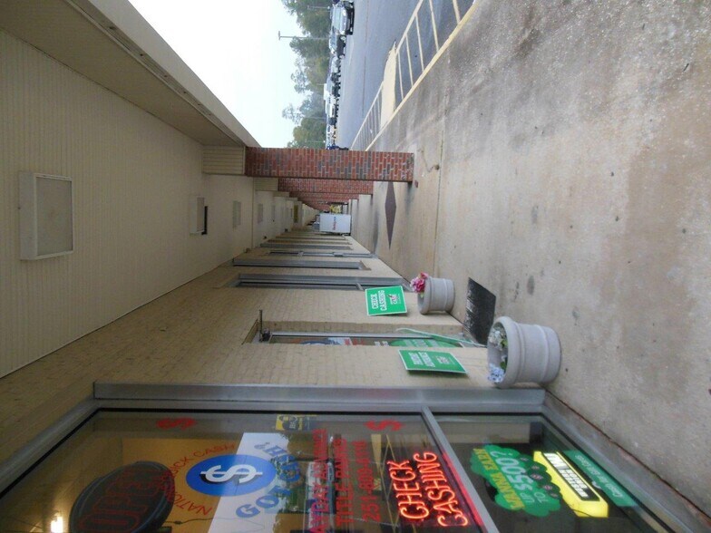 More Photos Of 1622-1699 Douglas Ave, Brewton Storefront For Lease