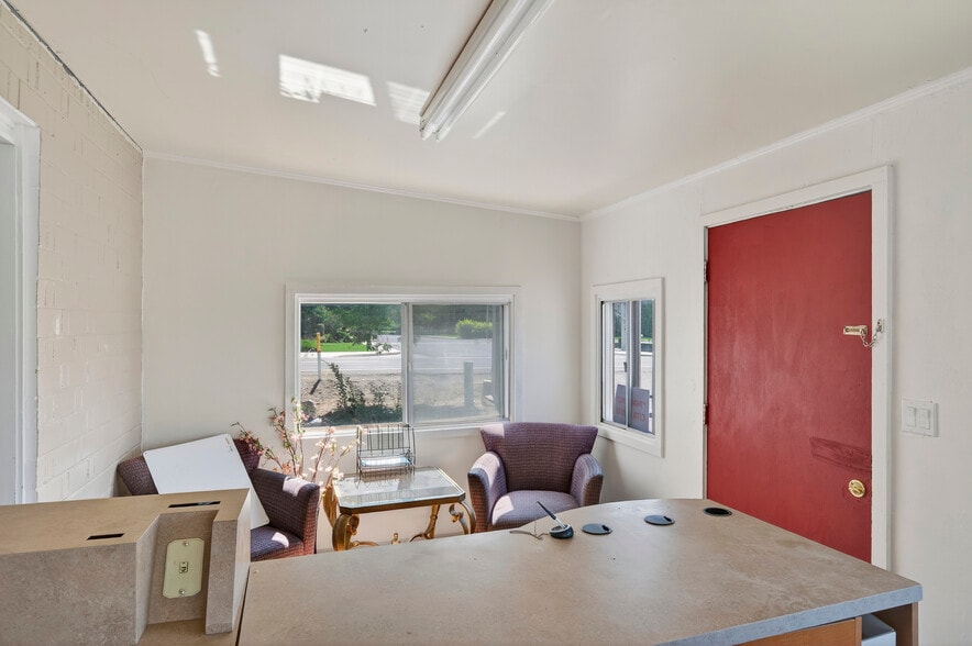 More Photos Of 2091 Locust Rd, Montrose Apartments For Sale