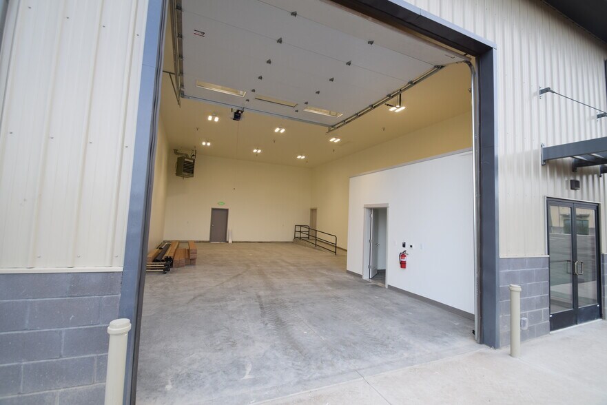 More Photos Of SW Layton Ct, Prineville Warehouse For Lease