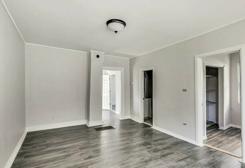 More Photos Of 2438 W 25th St, Chicago Apartments For Sale