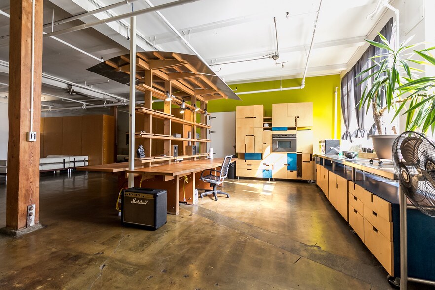 More Photos Of 2000 Brooklyn St, Detroit Office For Sale