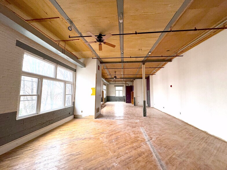 More Photos Of 1930 E Huntingdon St, Philadelphia Warehouse For Lease
