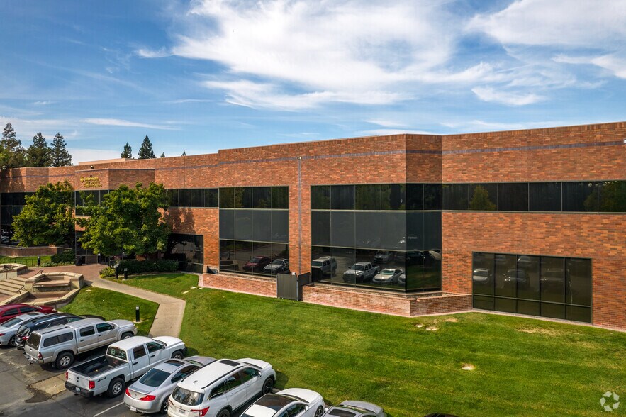 More Photos Of 2720 Gateway Oaks Dr, Sacramento Office For Lease
