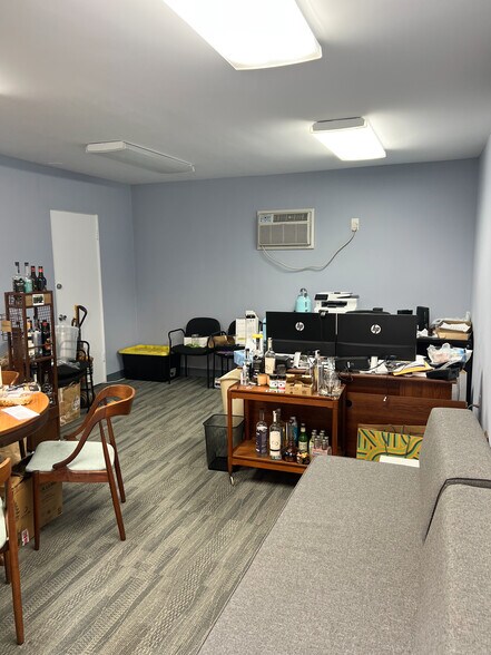 More Photos Of 4721 Laurel Canyon Blvd, Valley Village Medical For Sale