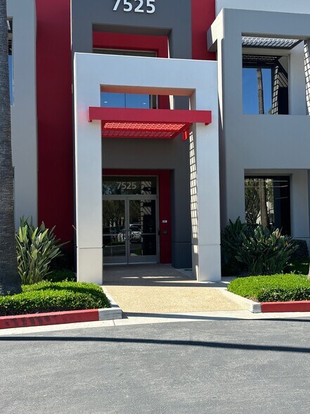 More Photos Of 7525 Irvine Center Dr, Irvine Office For Lease