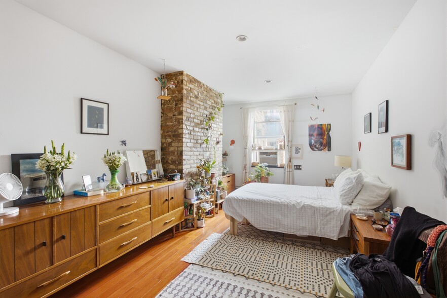 More Photos Of 171 Bedford Ave, Brooklyn Storefront Retail Residential For Sale