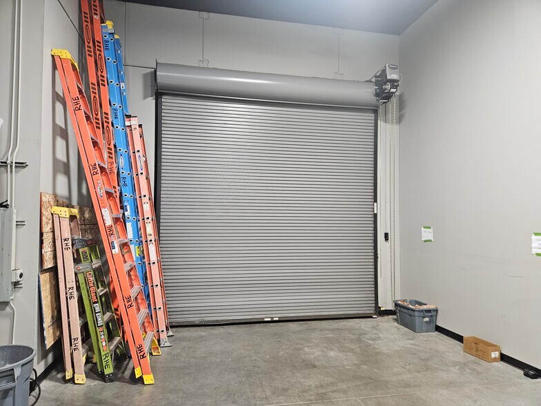 More Photos Of 4328-4330 Redwood Hwy, San Rafael Research And Development For Sale