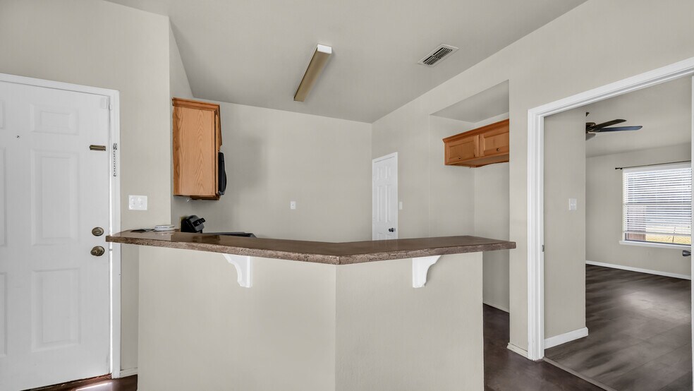 More Photos Of 141 Lindas Creek Ln, Weatherford Multifamily For Sale