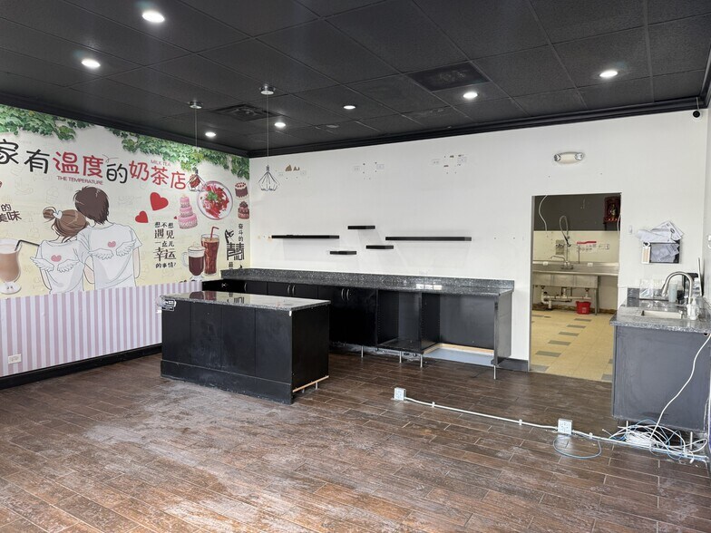 More Photos Of 100-130 Barrington Commons Ct, Barrington Unknown For Lease