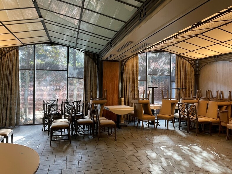More Photos Of 1300 St Charles Ave, New Orleans Restaurant For Sale
