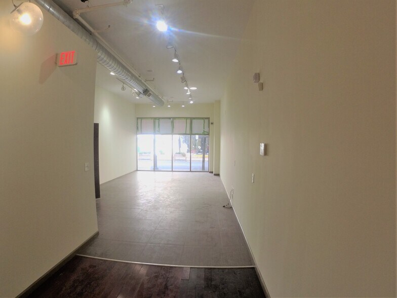 More Photos Of 718 Chestnut St, Philadelphia Storefront Retail Office For Sale